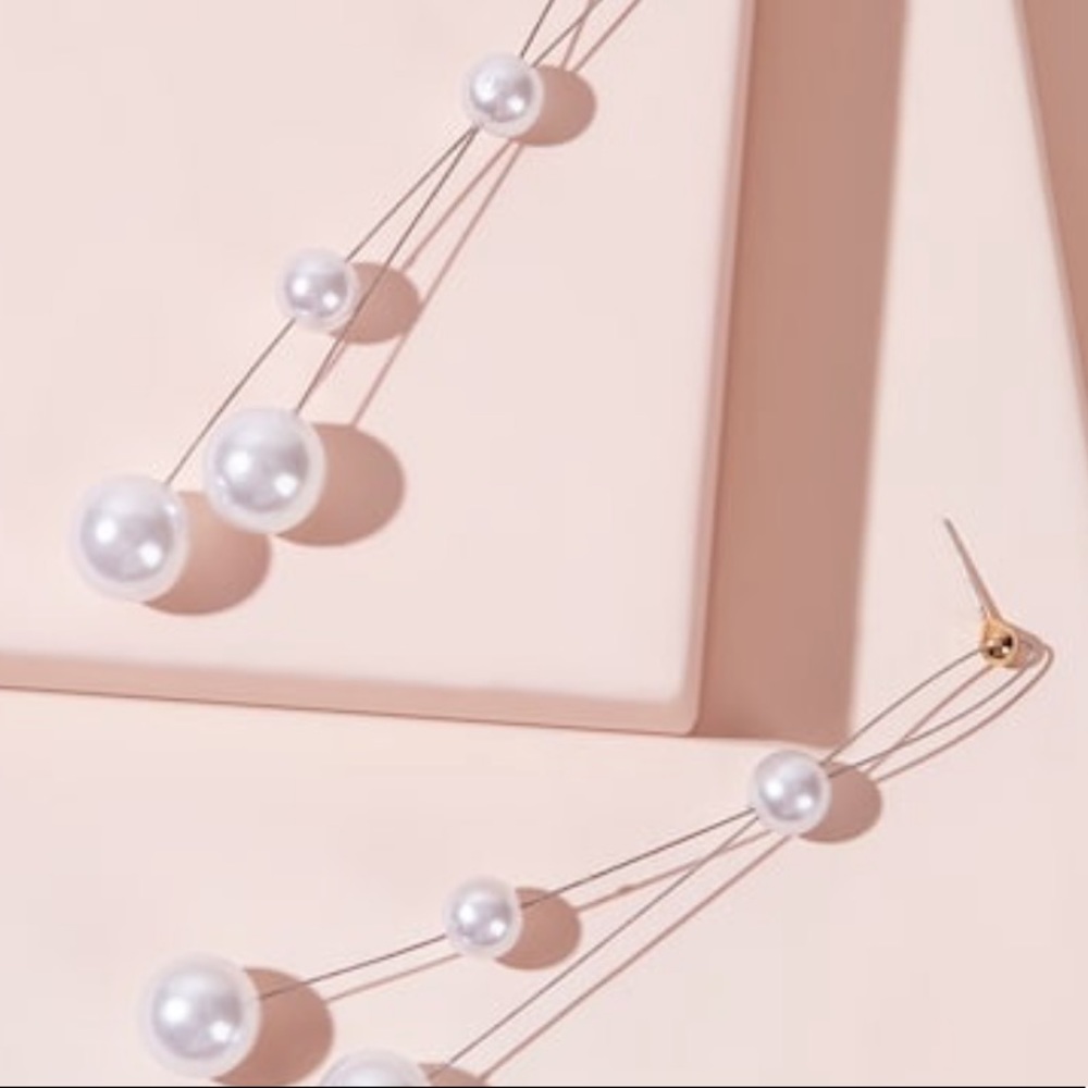 ⚡️STUNNING ⚡️FAUX PEARL EARRINGS- Earring - Picture 5 of 6